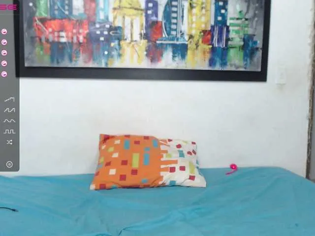 Live sex webcam photo for samantha-18 #273519955