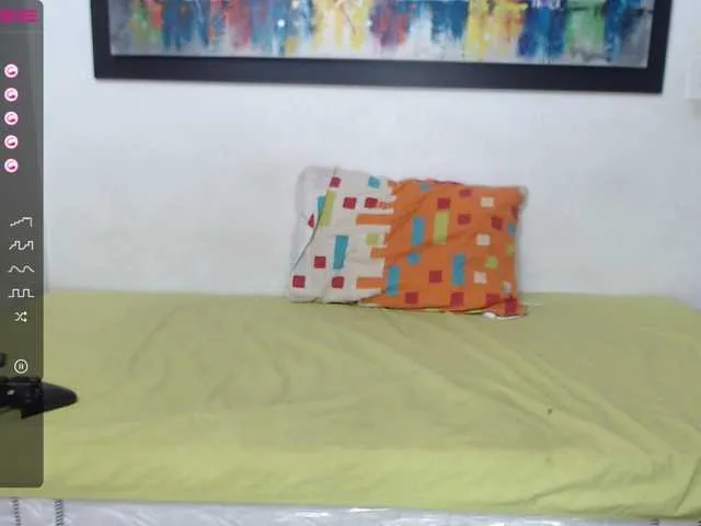 Live sex webcam photo for samantha-18 #273864669