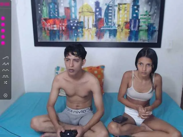 Live sex webcam photo for samantha-18 #273952367
