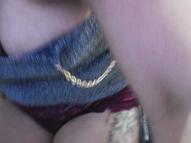 Live sex webcam photo for samantha-cast #272104256