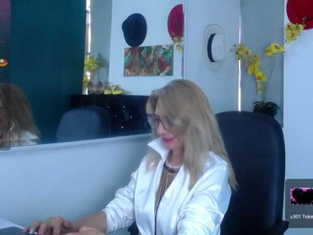 Live sex webcam photo for samantha-mature- #277012439