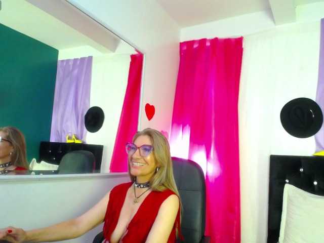 Live sex webcam photo for samantha-mature- #277423792