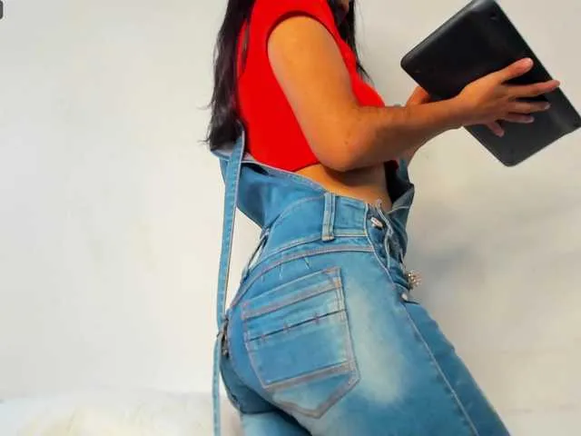 Live sex webcam photo for SamanthaFerrer #276377381