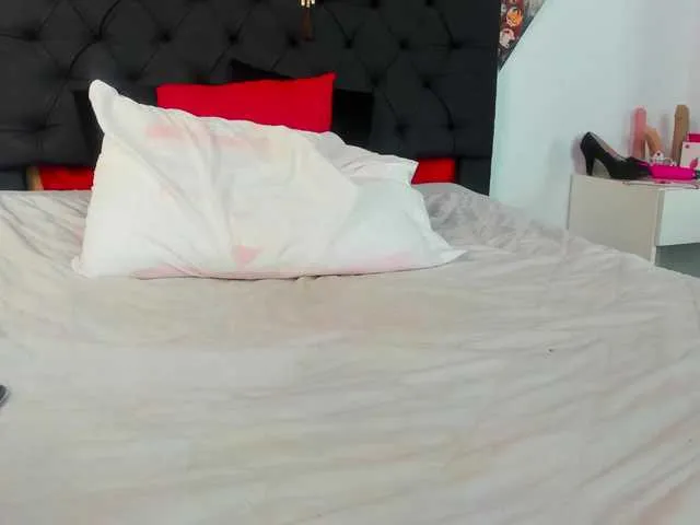 Live sex webcam photo for SamanthaFerrer #276560341