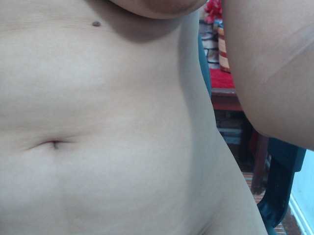 Live sex webcam photo for samanthahot251 #275490803