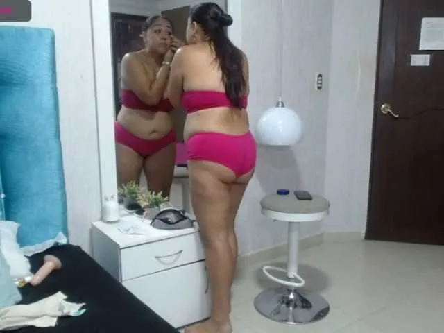 Live sex webcam photo for samanthaklaus #273238893