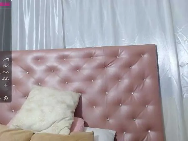 Live sex webcam photo for samanthaklaus #273250271