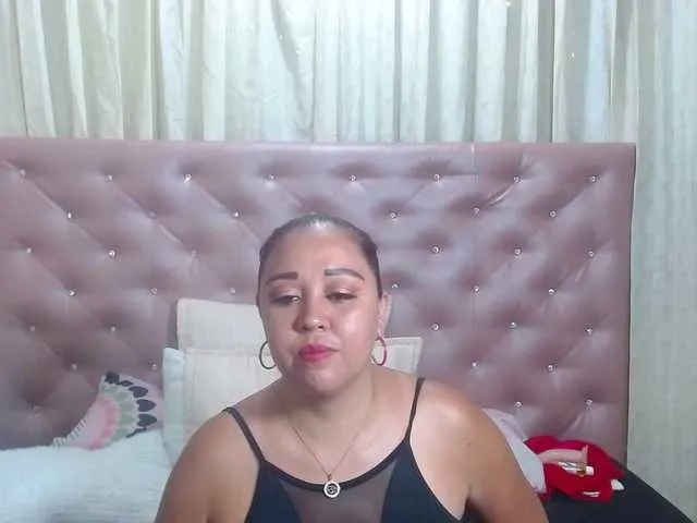 Live sex webcam photo for samanthaklaus #273375726