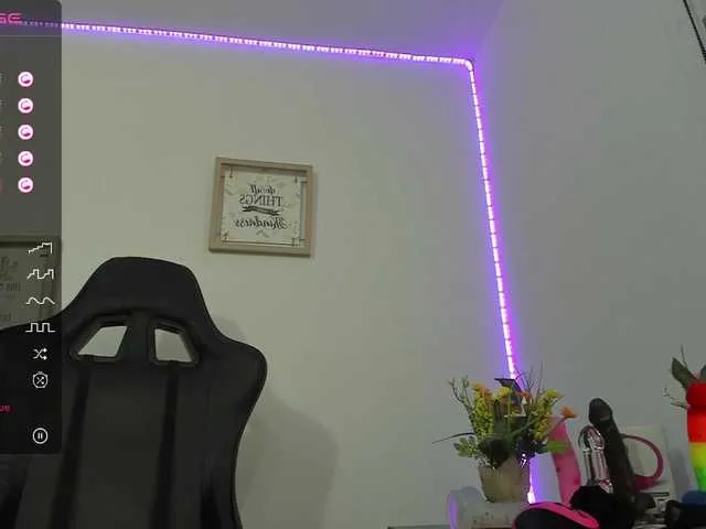 Live sex webcam photo for samanthamillher #276321377