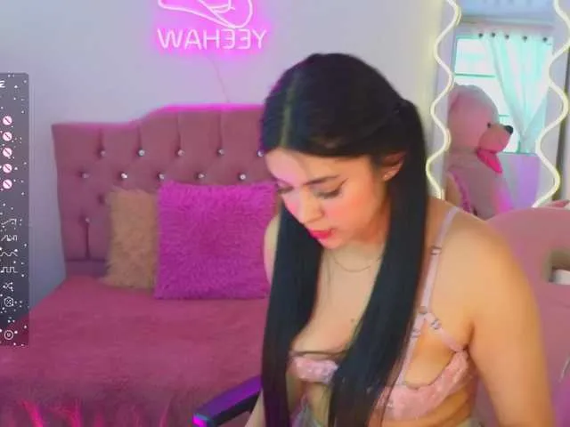 Live sex webcam photo for samara-tay #278135148