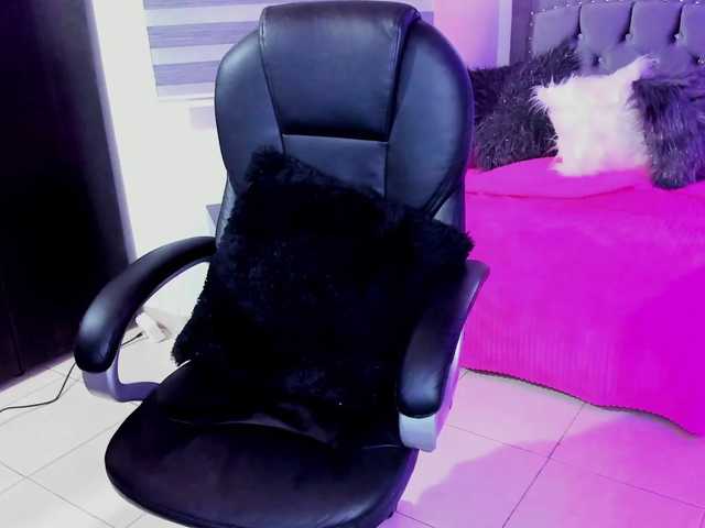 Live sex webcam photo for samatha-hot #271979590