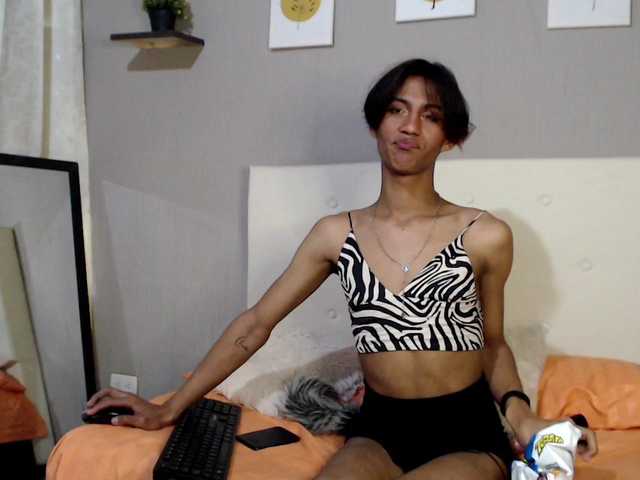 Live sex webcam photo for sami-sh #275870215