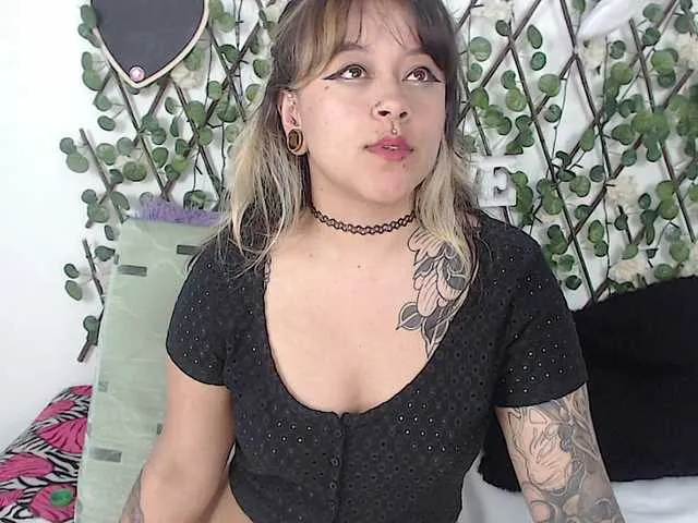 Live sex webcam photo for sammy-juteux #276162214