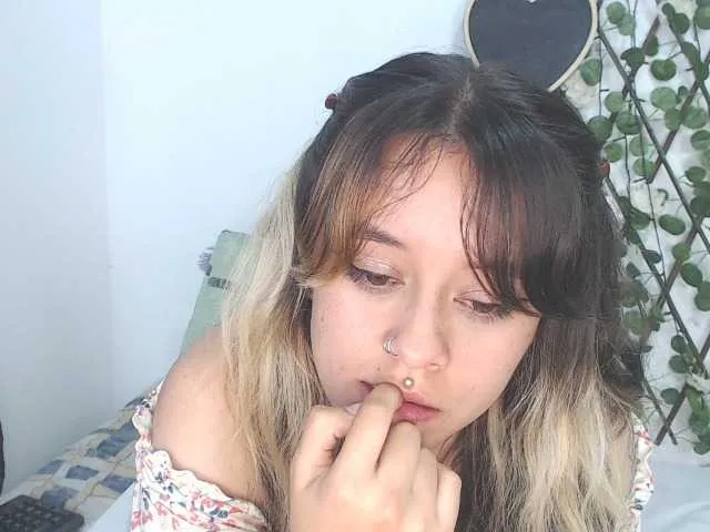 Live sex webcam photo for sammy-juteux #276531465