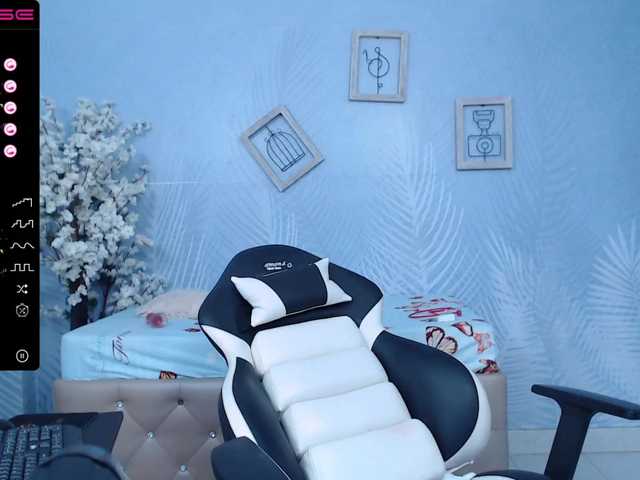 Live sex webcam photo for sammy-taylon #275973847