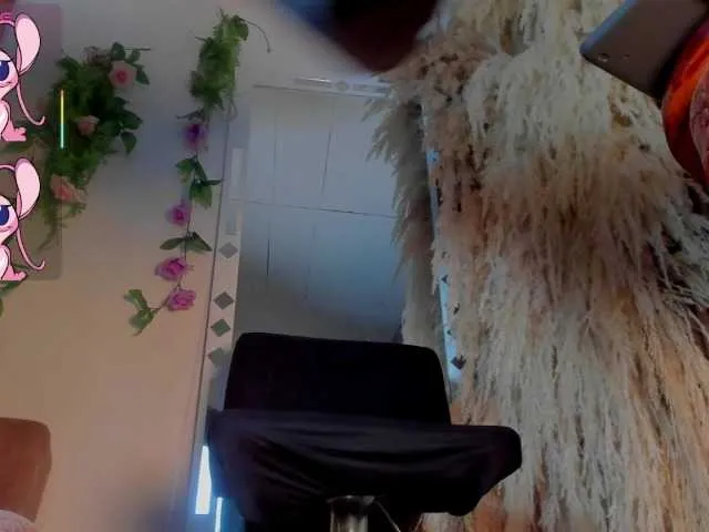 Live sex webcam photo for sammyfox97 #292308960