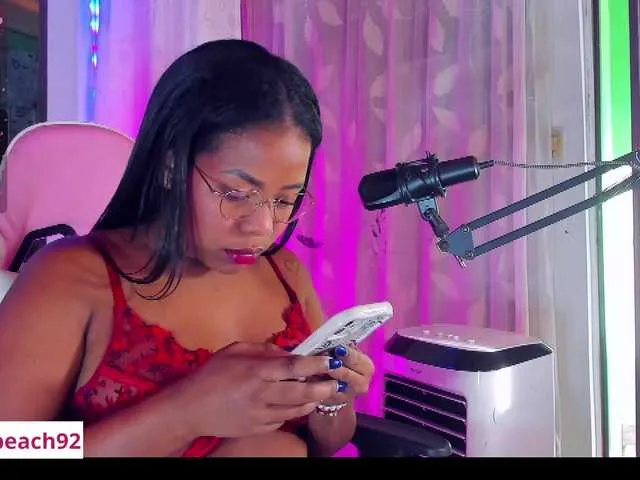 Live sex webcam photo for sammypeach #291391233