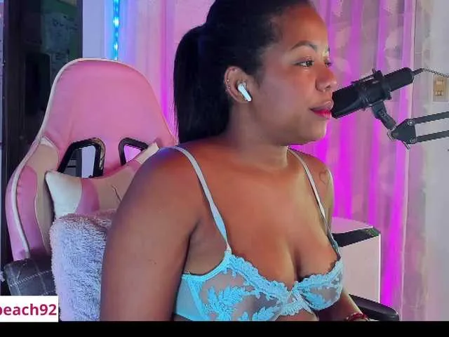 Live sex webcam photo for sammypeach #291410716