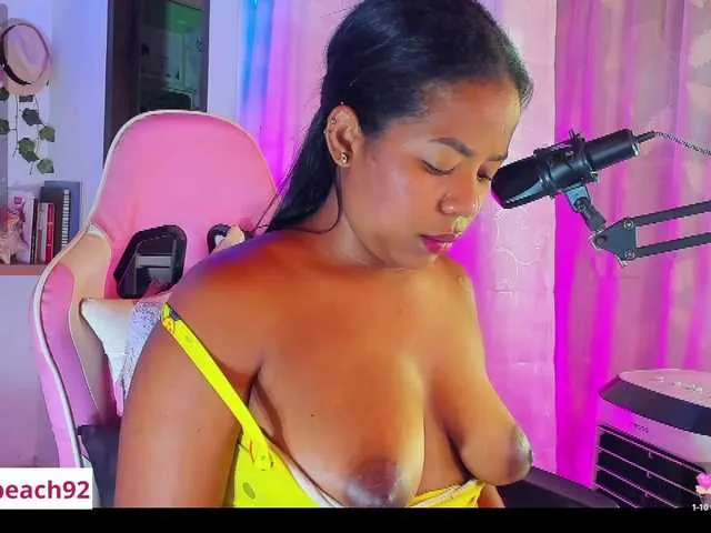 Live sex webcam photo for sammypeach #291424564