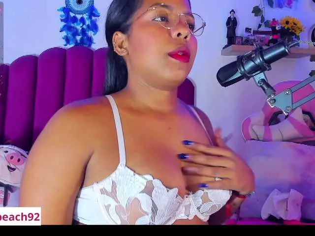 Live sex webcam photo for sammypeach #291428445