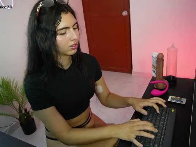 Live sex webcam photo for samymelo #294017349