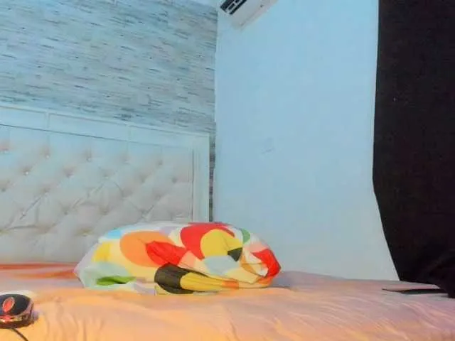 Live sex webcam photo for samyspresleys #273833072