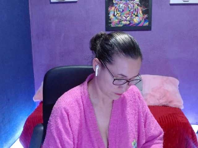 Live sex webcam photo for sandyflower12 #276865163