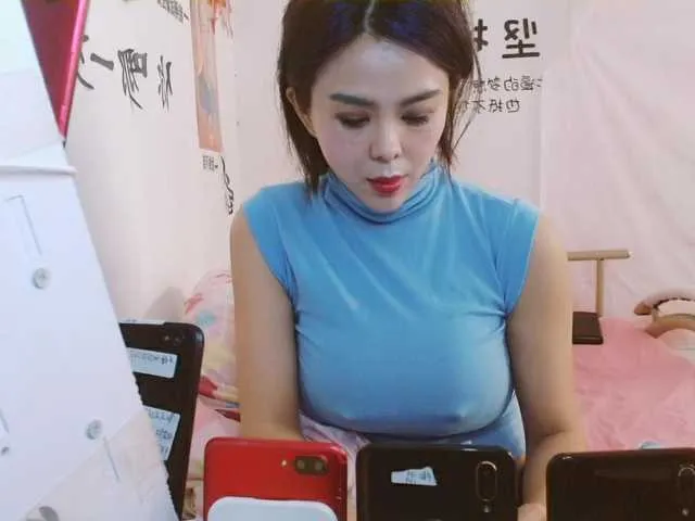 Live sex webcam photo for sanshun1 #272731905