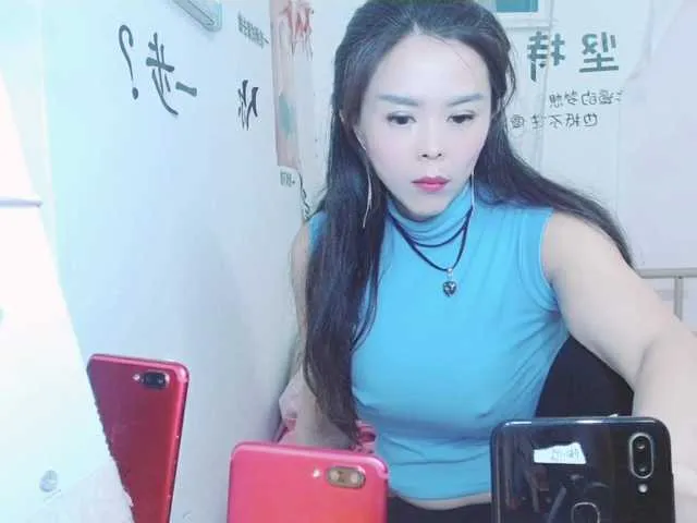 Live sex webcam photo for sanshun1 #273489440