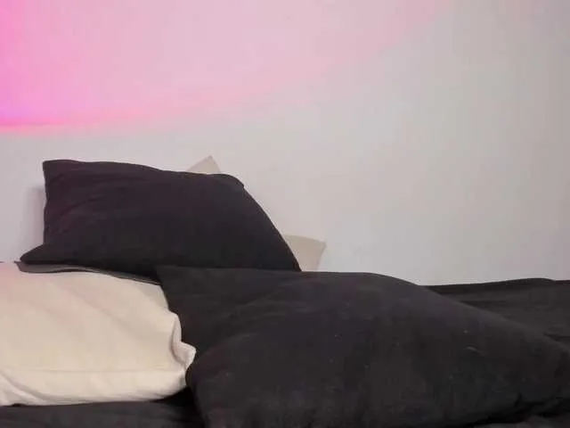 Live sex webcam photo for sara--26 #275972500