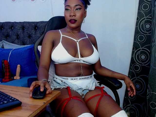 Live sex webcam photo for sara-greyx #276707938