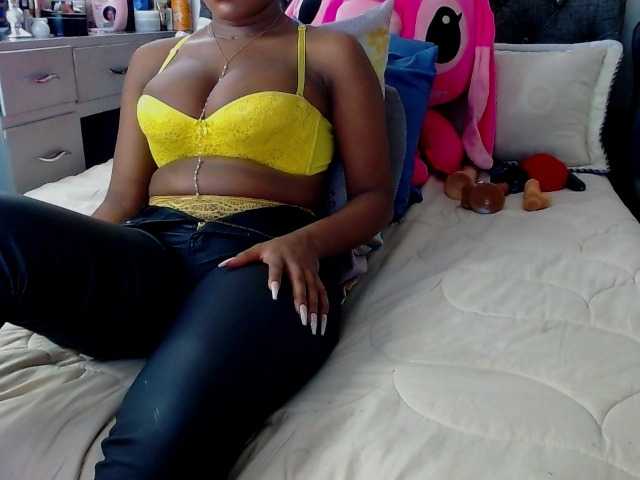 Live sex webcam photo for sara-greyx #276814742
