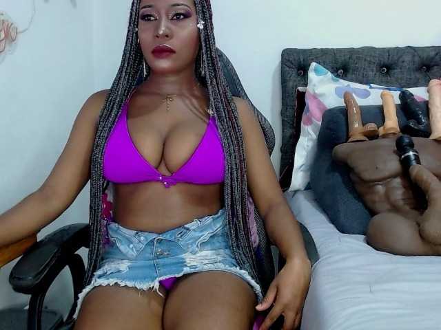 Live sex webcam photo for sara-greyx #290357077