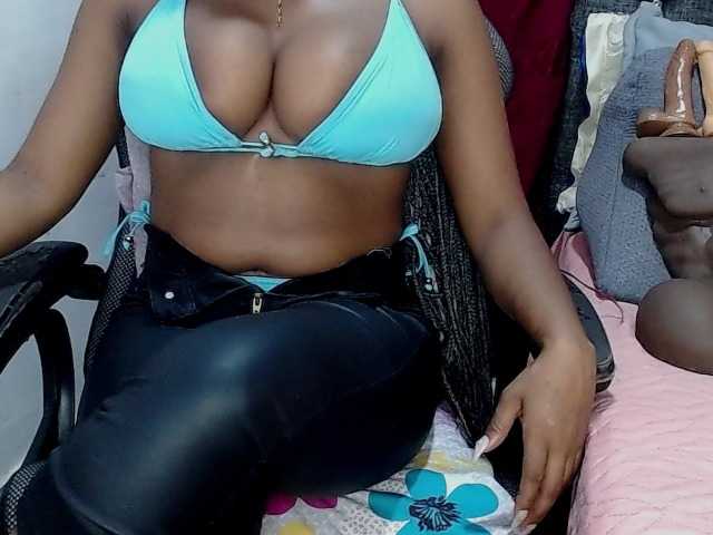 Live sex webcam photo for sara-greyx #290509554