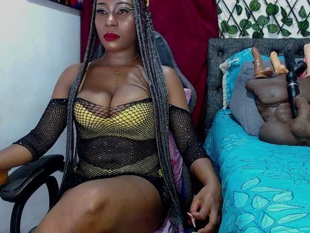 Live sex webcam photo for sara-greyx #290555308