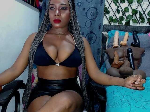 Live sex webcam photo for sara-greyx #290596292