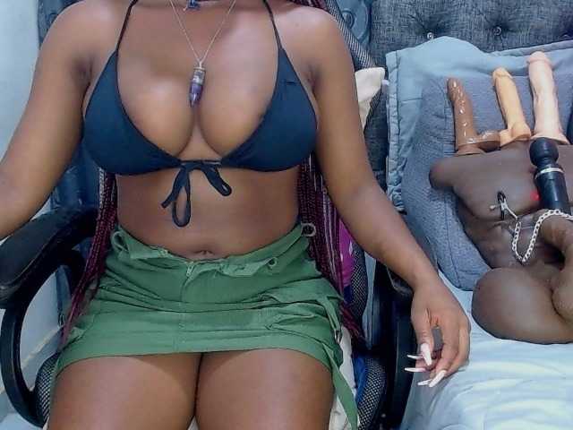 Live sex webcam photo for sara-greyx #291936668