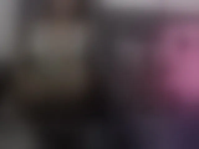 Live sex webcam photo for sara-greyx #293287702