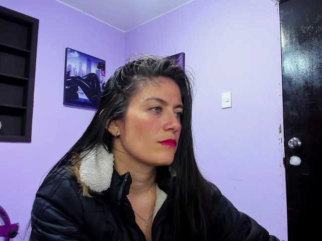 Live sex webcam photo for sara-squirtt #290176379