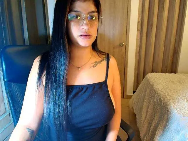 Live sex webcam photo for sara401 #292077954