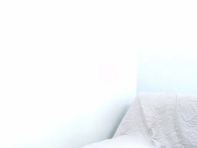 Live sex webcam photo for saraah-cruz #272779440