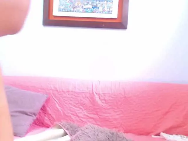 Live sex webcam photo for saraah-cruz #272909673