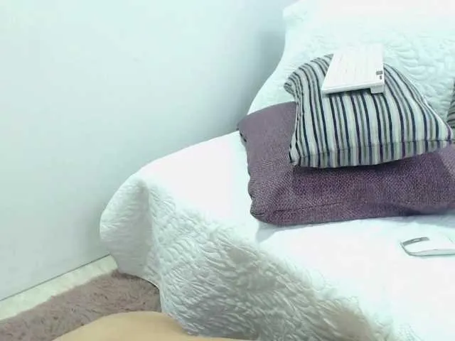 Live sex webcam photo for saraah-cruz #273003909