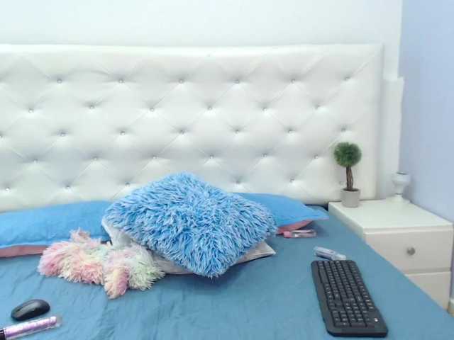 Live sex webcam photo for saraah-torres #273921253