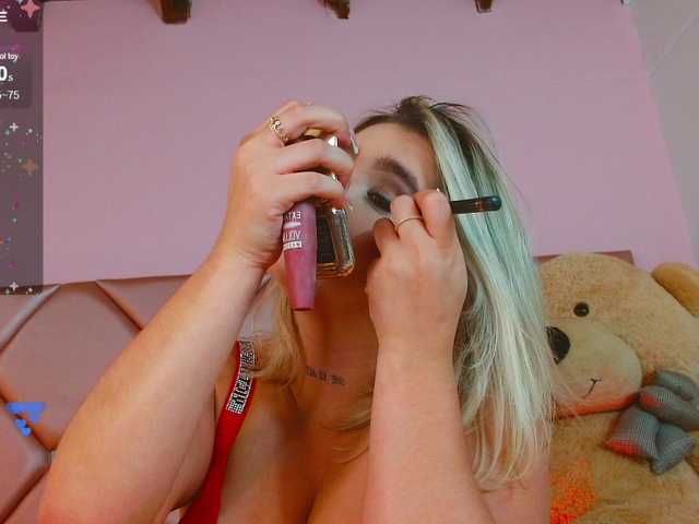 Live sex webcam photo for saraamilleer #289885856