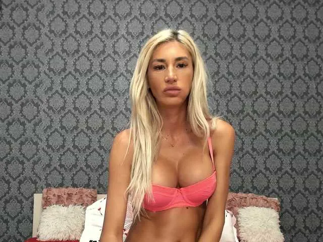 Live sex webcam photo for saradesiree1 #278301571