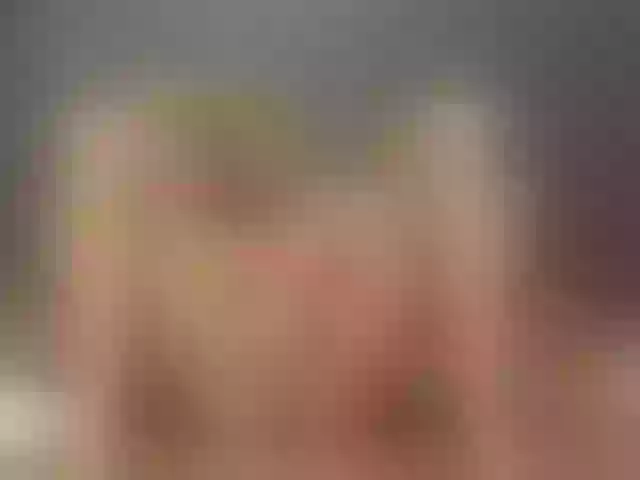 Live sex webcam photo for saradesiree1 #289400194