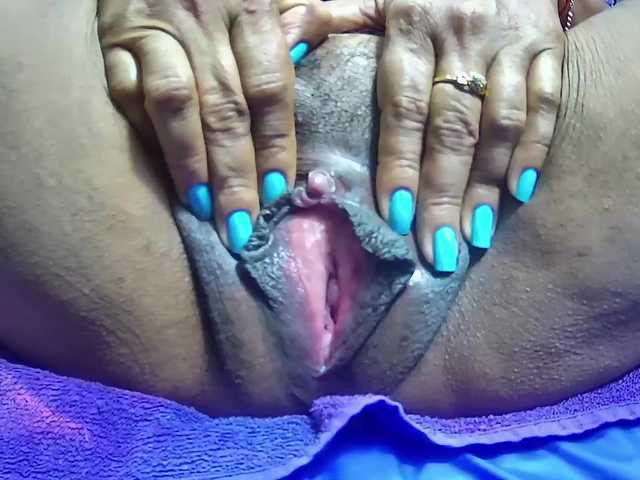 Live sex webcam photo for sarah-hot #272103052