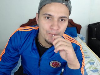 Live sex webcam photo for sarah-jhordy #196876001