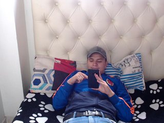 Live sex webcam photo for sarah-jhordy #197315468